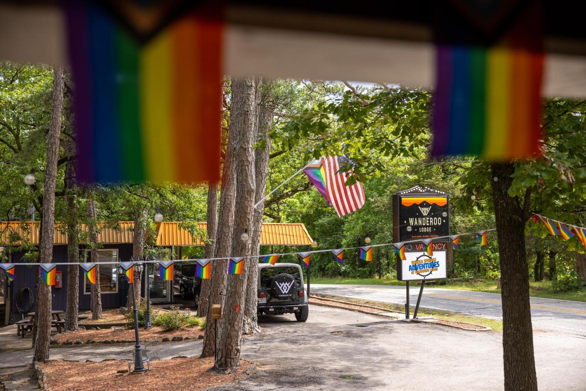 The Wanderoo Lodge Eureka Springs Exterior foto